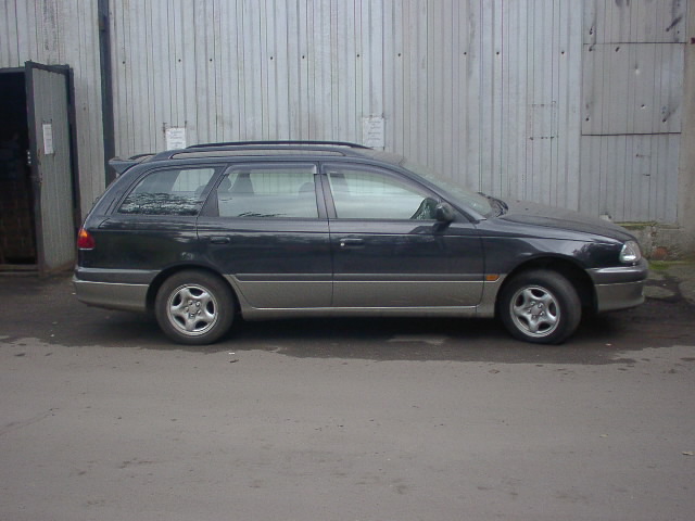 1999 Toyota Caldina Images