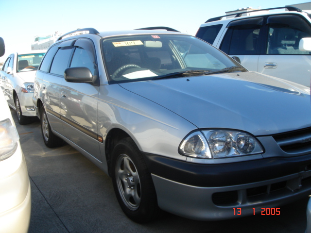 1999 Toyota Caldina Images