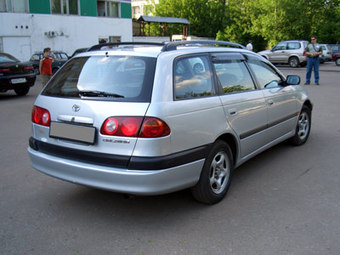 1999 Toyota Caldina Pictures