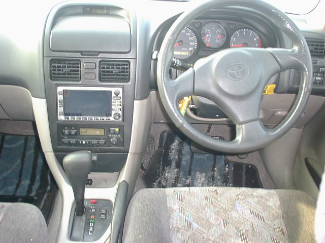 1999 Toyota Caldina Images