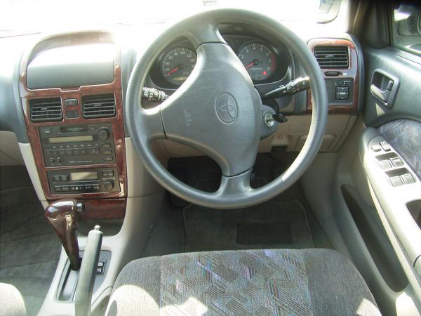 1999 Toyota Caldina Pics