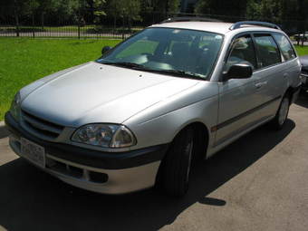 1999 Toyota Caldina Pictures