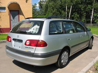 1999 Toyota Caldina Pics