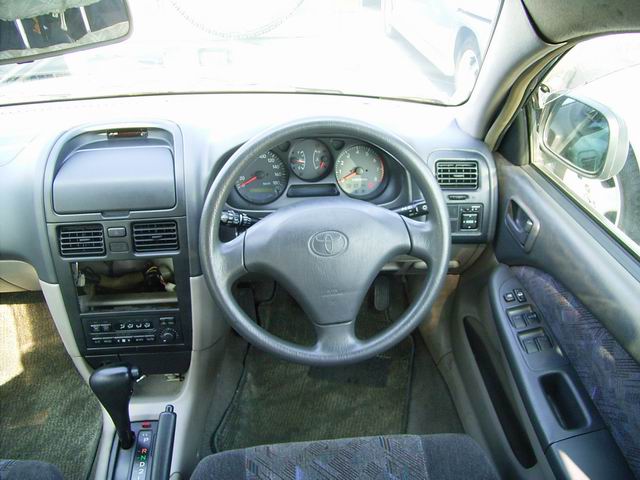 1999 Toyota Caldina Images