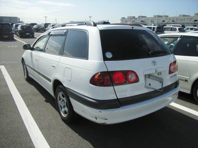 1999 Toyota Caldina Pictures