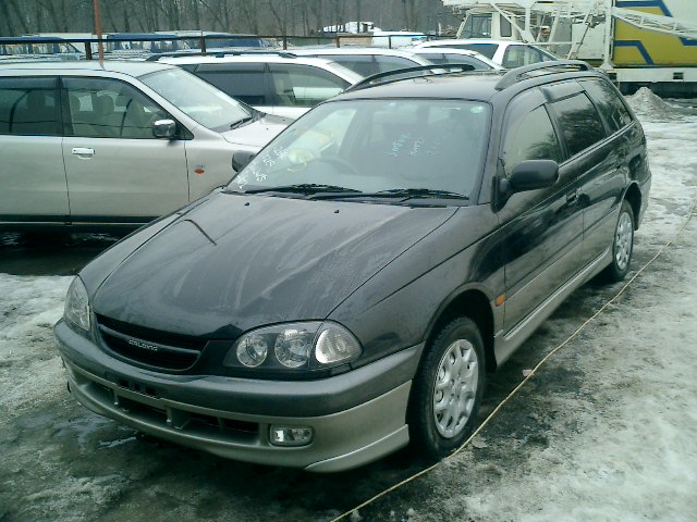 1999 Toyota Caldina Pictures