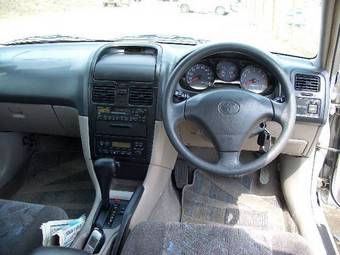 1999 Toyota Caldina Photos