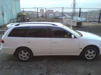 1999 Toyota Caldina Pictures