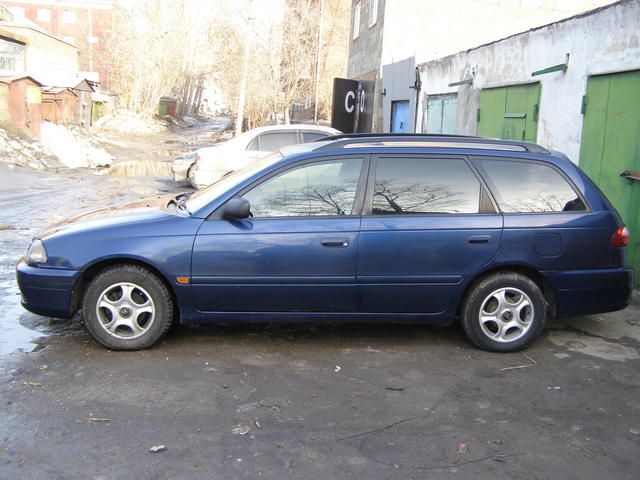 2000 Toyota Caldina