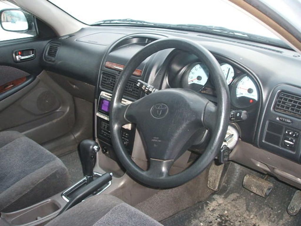 2000 Toyota Caldina