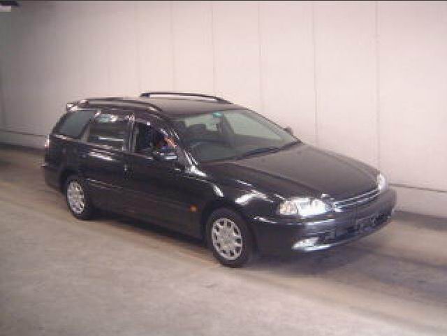 2000 Toyota Caldina Photos