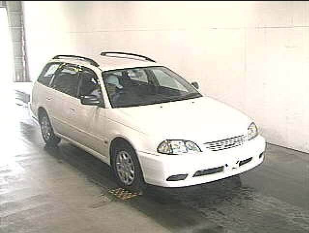 2000 Toyota Caldina Pictures