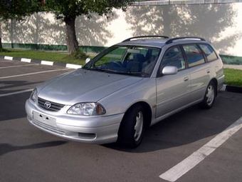 2000 Toyota Caldina Images