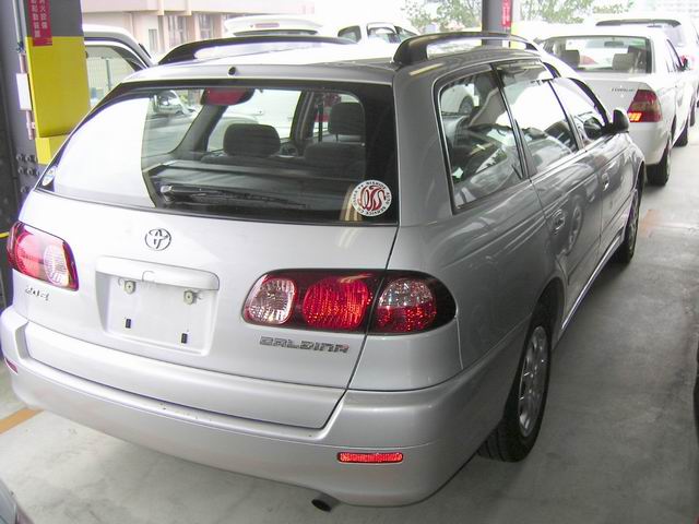 2000 Toyota Caldina Photos