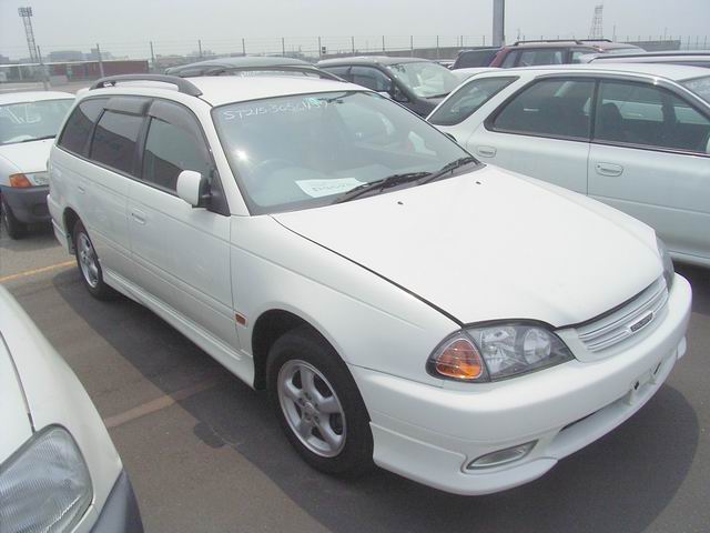 2000 Toyota Caldina Photos