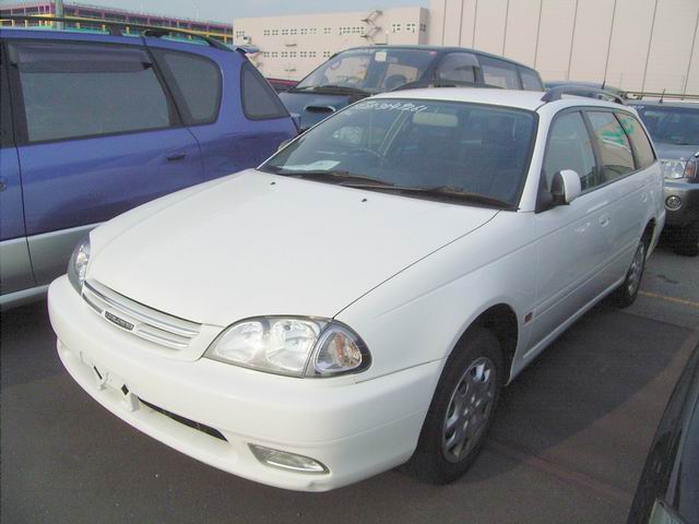 2000 Toyota Caldina Photos