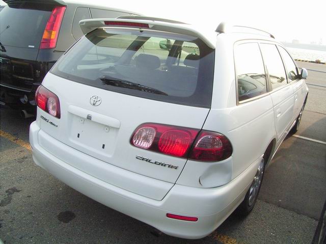 2000 Toyota Caldina Photos