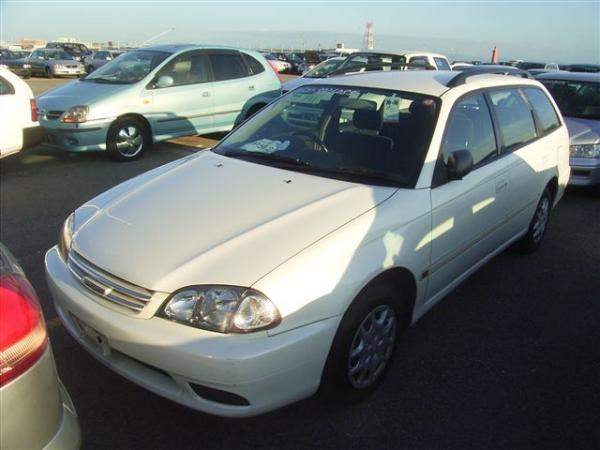 2000 Toyota Caldina Photos