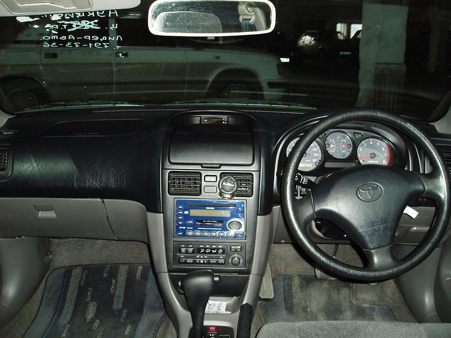 2000 Toyota Caldina Photos