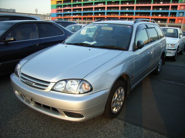 2000 Toyota Caldina Pictures