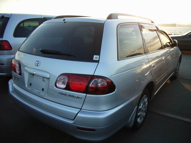 2000 Toyota Caldina Photos