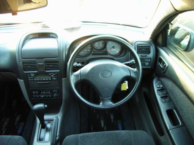 2000 Toyota Caldina Photos