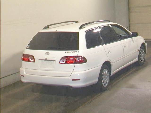 2000 Toyota Caldina Pictures