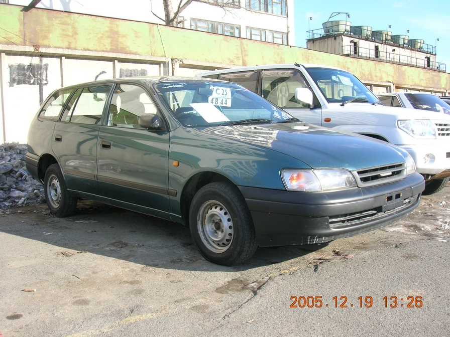 2000 Toyota Caldina Photos