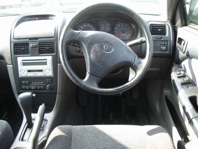 2000 Toyota Caldina Pictures