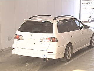 2000 Toyota Caldina Images