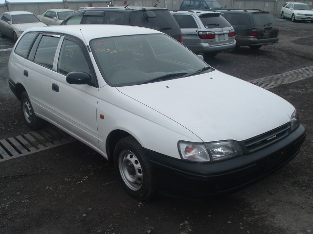 2000 Toyota Caldina Pictures