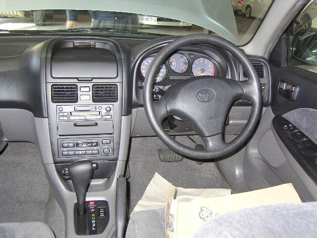 2000 Toyota Caldina Photos