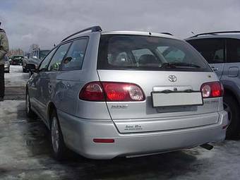 2000 Toyota Caldina Pictures