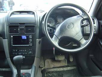 2000 Toyota Caldina Pictures