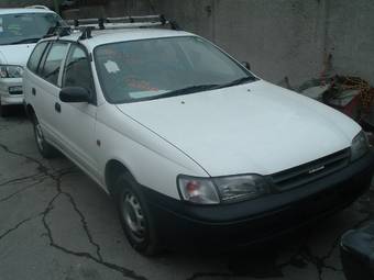 2000 Toyota Caldina Pictures