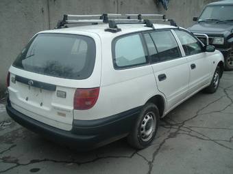 2000 Toyota Caldina Pictures