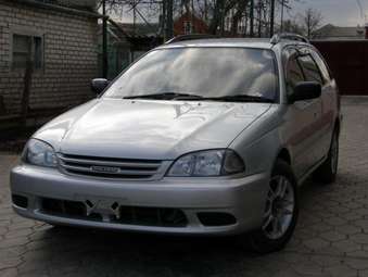 2000 Toyota Caldina Images