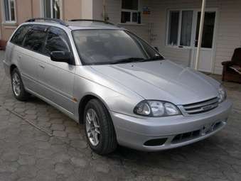 2000 Toyota Caldina Pictures