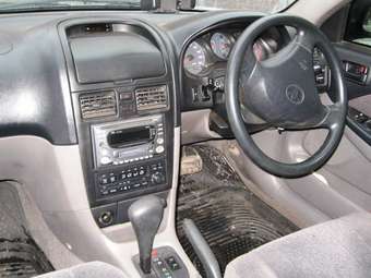 2000 Toyota Caldina Pictures