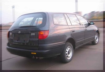 2001 Toyota Caldina Images