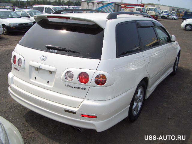 2001 Toyota Caldina Images
