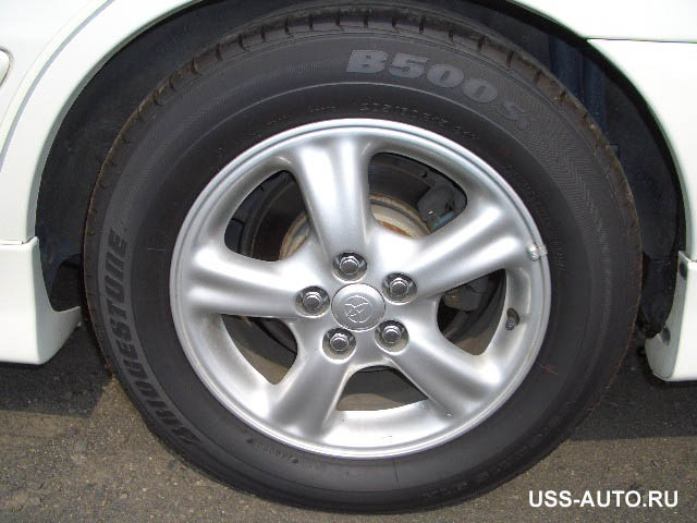 2001 Toyota Caldina Pictures