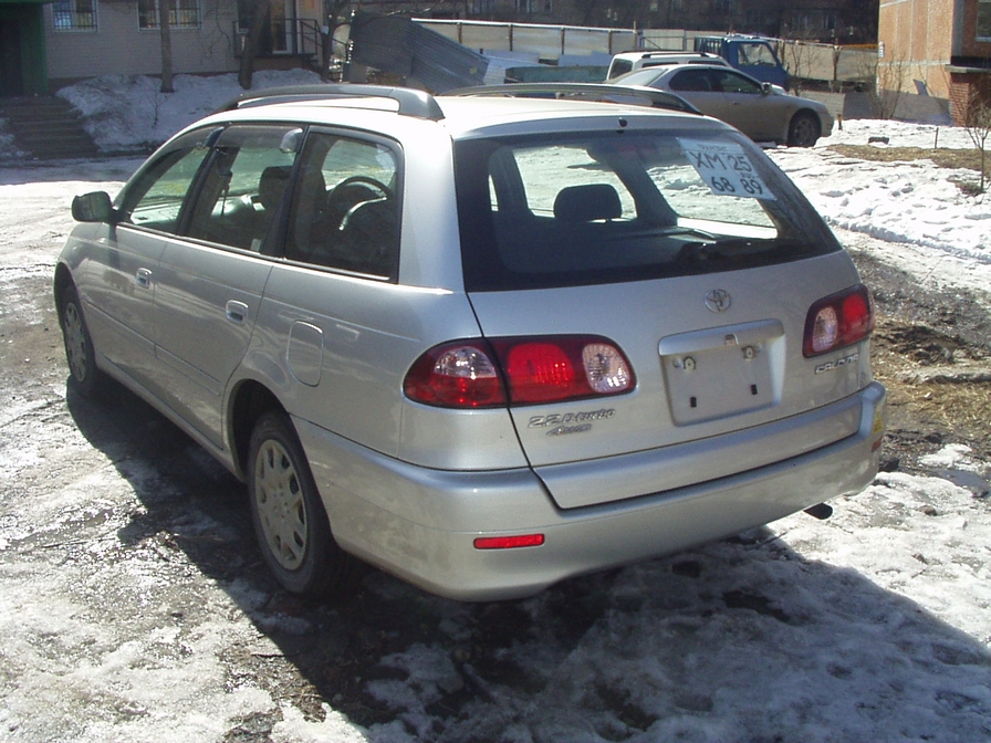 2001 Toyota Caldina Photos