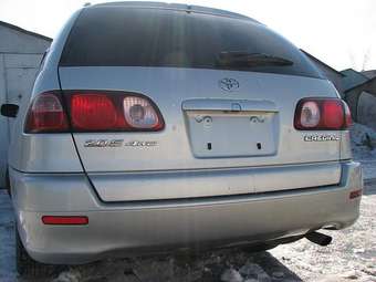 2001 Toyota Caldina Pictures