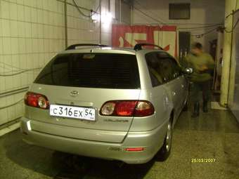 2001 Toyota Caldina Photos