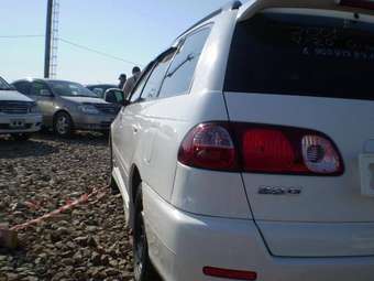 2001 Toyota Caldina Photos