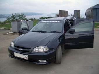 2001 Toyota Caldina Photos