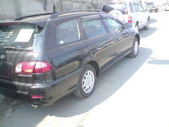 2001 Toyota Caldina Photos