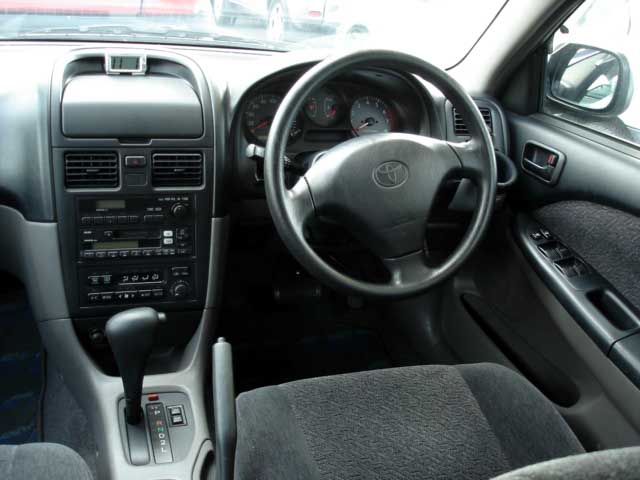 2002 Toyota Caldina Photos