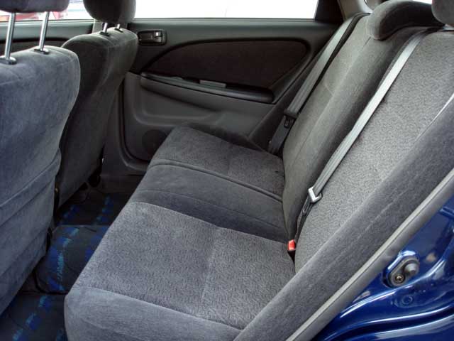 2002 Toyota Caldina Photos